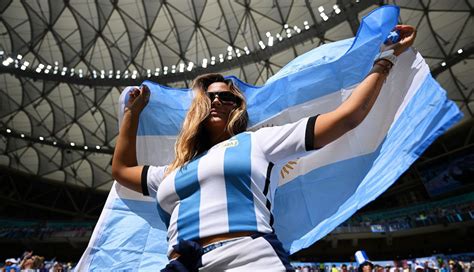 Topless celebrations spread across Argentina after viral World。